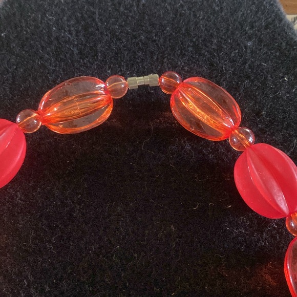 Vintage Redish Orange Lucite Beaded Necklace FINAL PRICE DROP - Picture 2 of 4